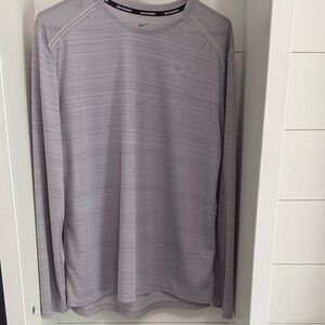 Nike Men’s Long-Sleeve Performance Top — Light Gray
